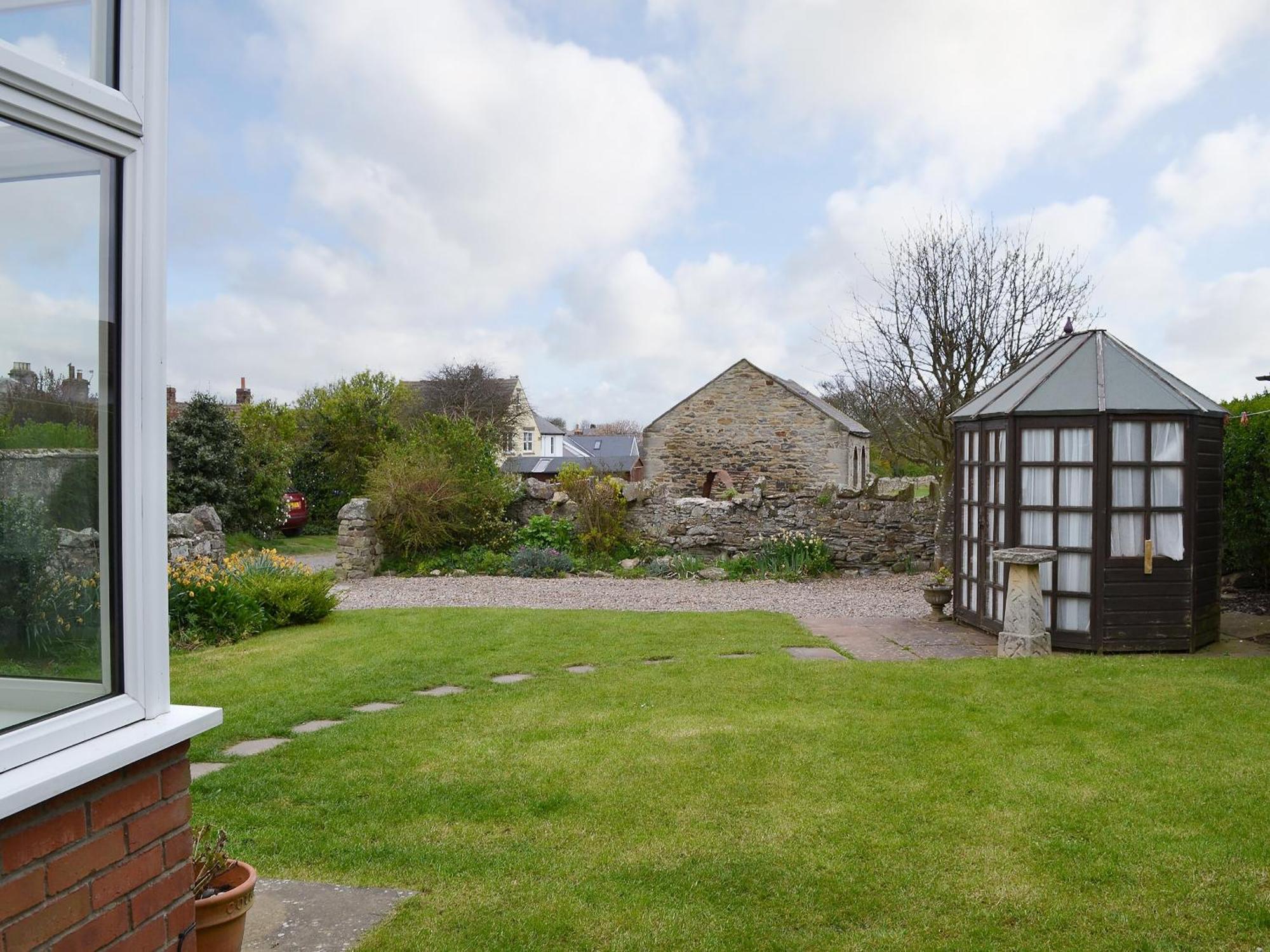 The Old Parish Hall Seahouses Bagian luar foto